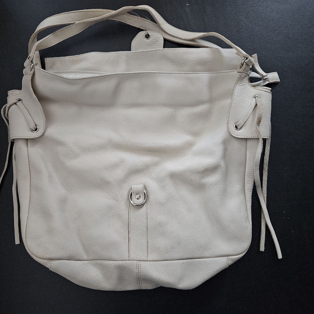 Vintage - Bloomingdale's NWOT Soft & Supple Cream Leather Shoulder Bag